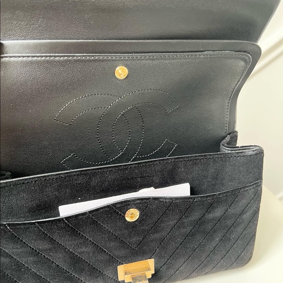 CHANEL REISSUE VELVET DOUBLE FLAP - Picture 7 of 10